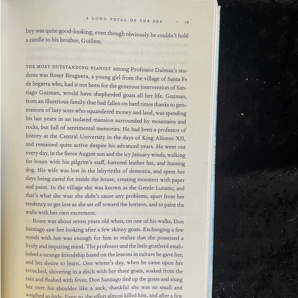 A Long Petal of the Sea by Isabel Allende | 2020 | Historical Romance - Picture 12 of 15